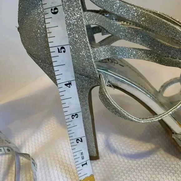 Unlisted Strappy Silver 4 Inch Stiletto Platform Heels Shoes Women’s Size 9 - Picture 11 of 12